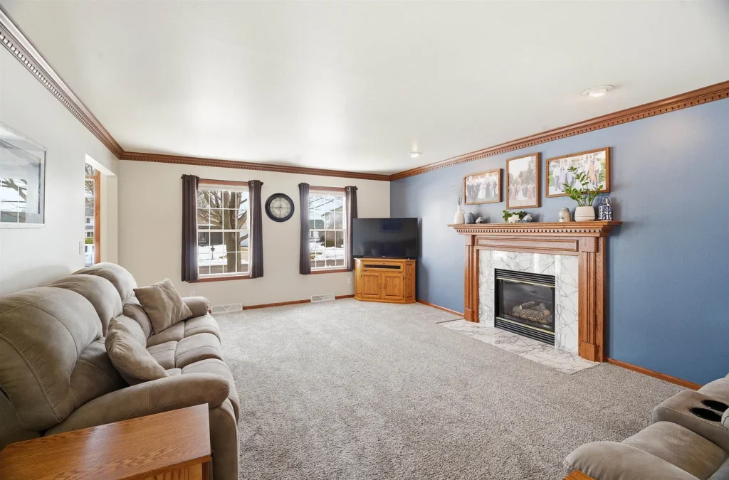 46 Aurora Ln, Fond Du Lac, WI 54935