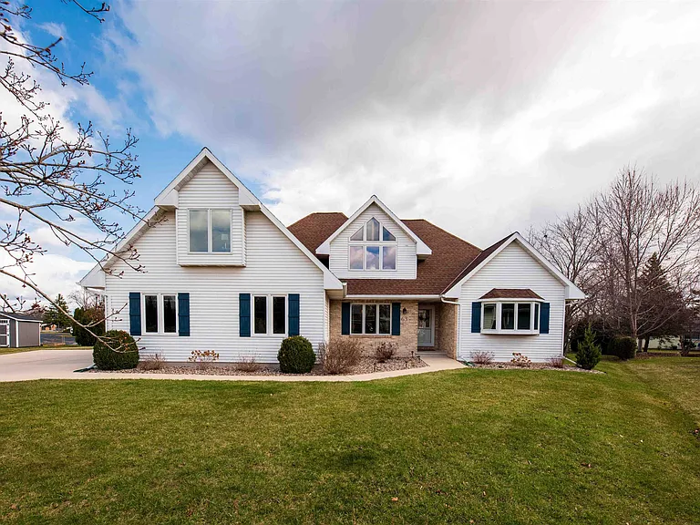 63 Westfield Cir fond du lac, WI 54935